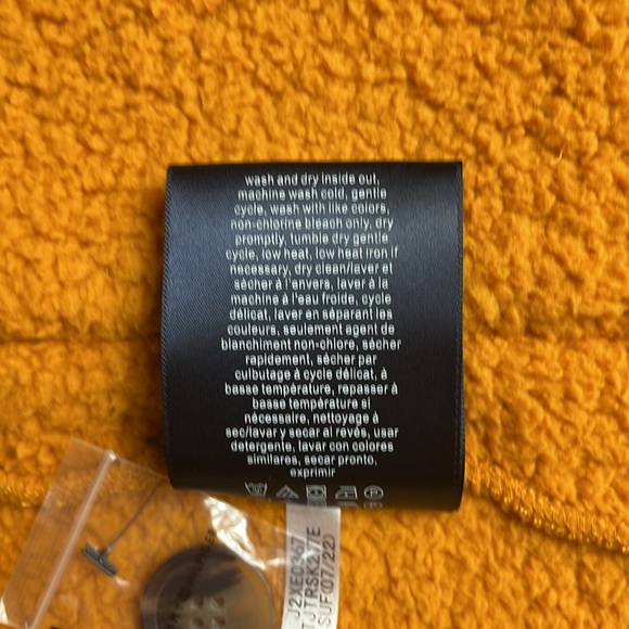 TOMMY HILFIGER
Women's Fuzzy V-Neck Cardigan Sweater Sz XL - Picture 12 of 12